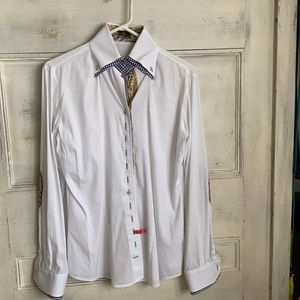 Fior da Liso white with paisley details. Size 6/8.